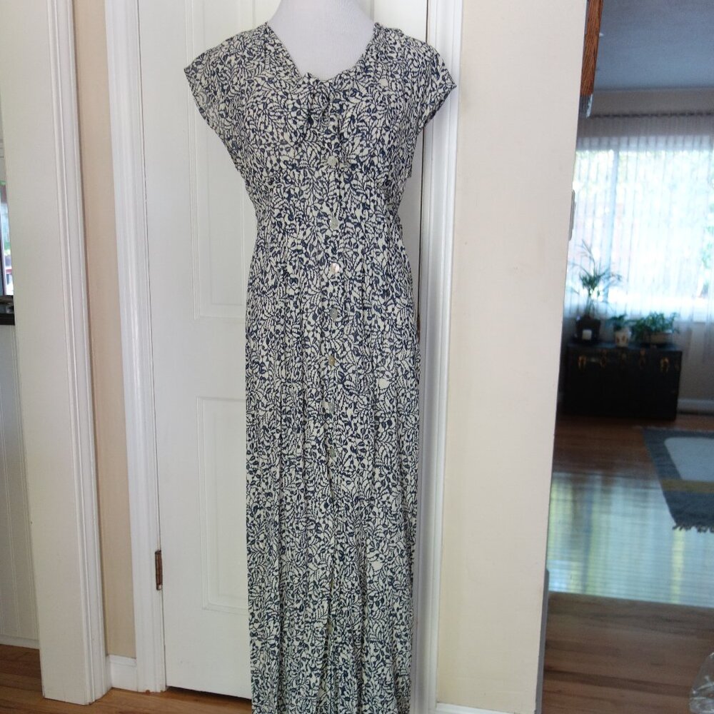 REX LESTER Sleeveless Navy Off-White Leaf Print Sleeve Button Front Maxi Dress –